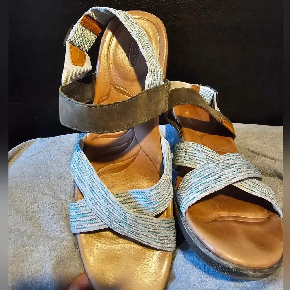 Keen‎ womans Vapor skyline comfort wedge sandals size 10